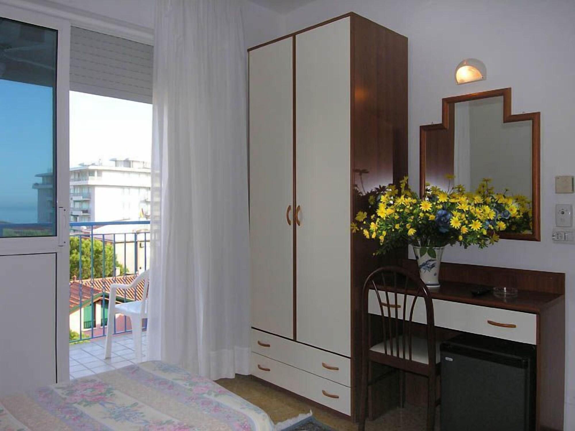 Hotel Bolivar ลิโดดิเยโซโล ภายนอก รูปภาพ