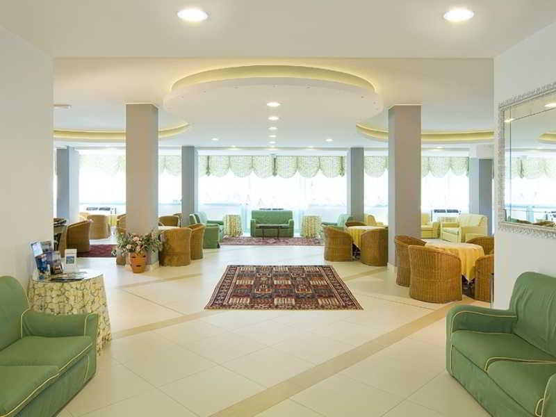 Hotel Bolivar ลิโดดิเยโซโล ภายนอก รูปภาพ